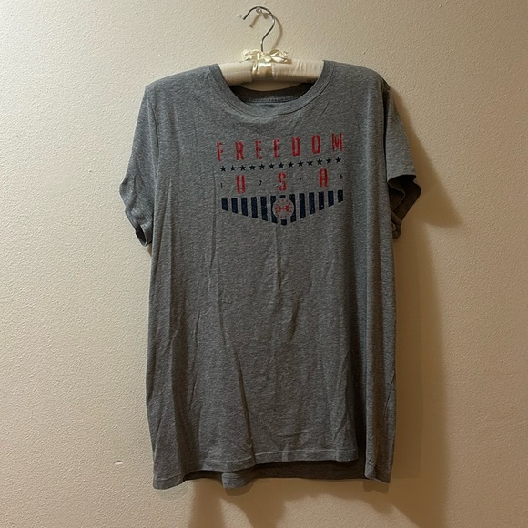Under Armour “Freedom” Light Gray Top-Size 2XL - Picture 1 of 4